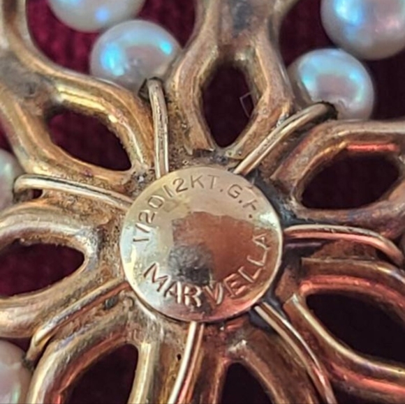 Marvella 12KT GF Floral Brooch - Picture 10 of 10